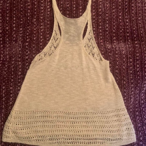 beachy knit arizona brand tank😇 - Picture 2 of 2